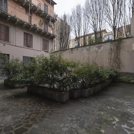 Modern & Functional Steps From Bosco Verticale & Gae Aulenti Apartment *