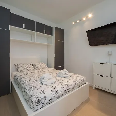 Apartment Modern & Functional Steps From Bosco Verticale & Gae Aulenti *