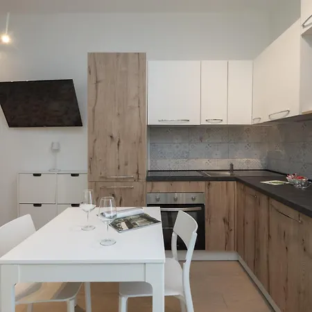Modern & Functional Steps From Bosco Verticale & Gae Aulenti
