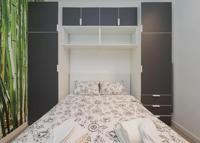 شقة Modern & Functional Steps From Bosco Verticale & Gae Aulenti *