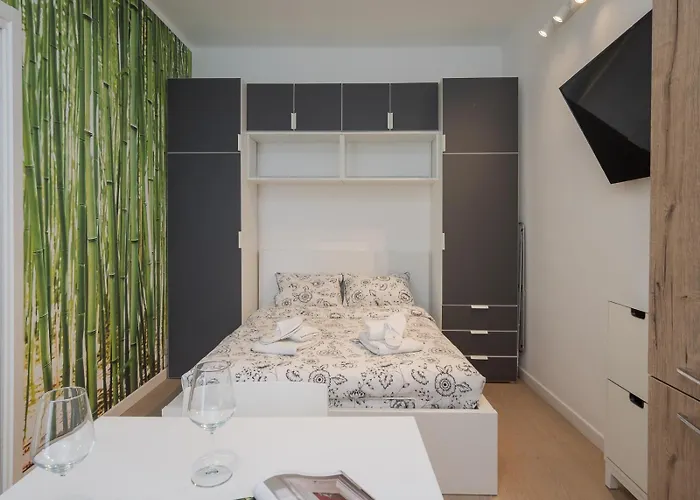 Modern & Functional Steps From Bosco Verticale & Gae Aulenti شقة ميلان