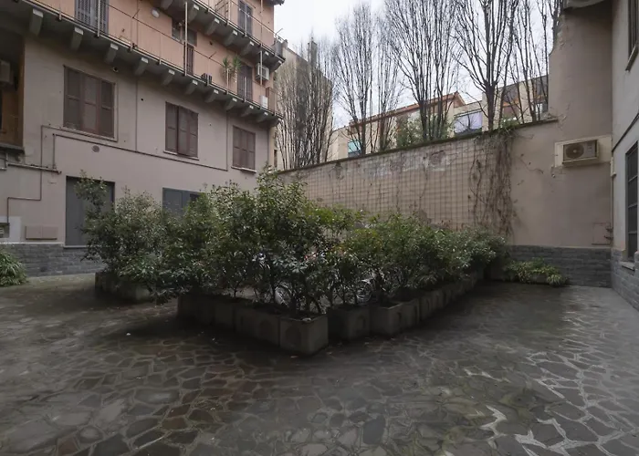 Modern & Functional Steps From Bosco Verticale & Gae Aulenti Apartment *