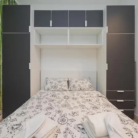 Διαμέρισμα Modern & Functional Steps From Bosco Verticale & Gae Aulenti *